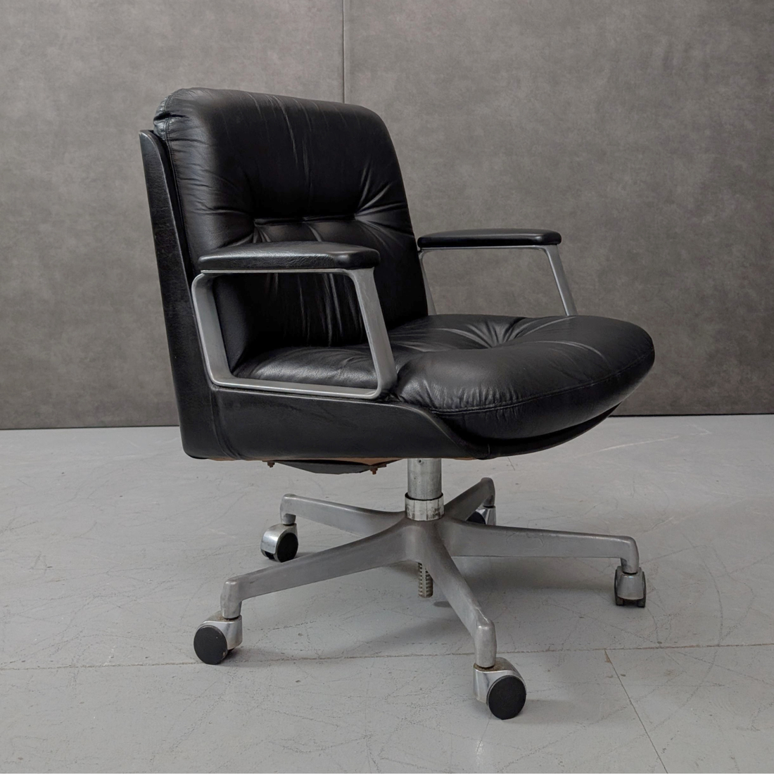Vaghi Kiruna Black Leather Swivel Chairs Designed 1975 Italy