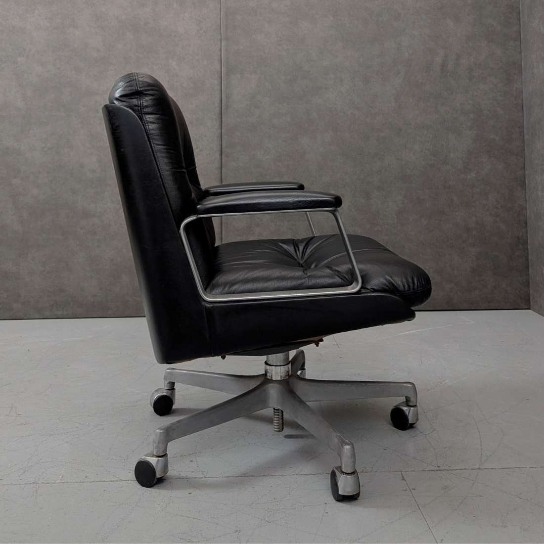 Vaghi Kiruna Black Leather Swivel Chairs Designed 1975 Italy