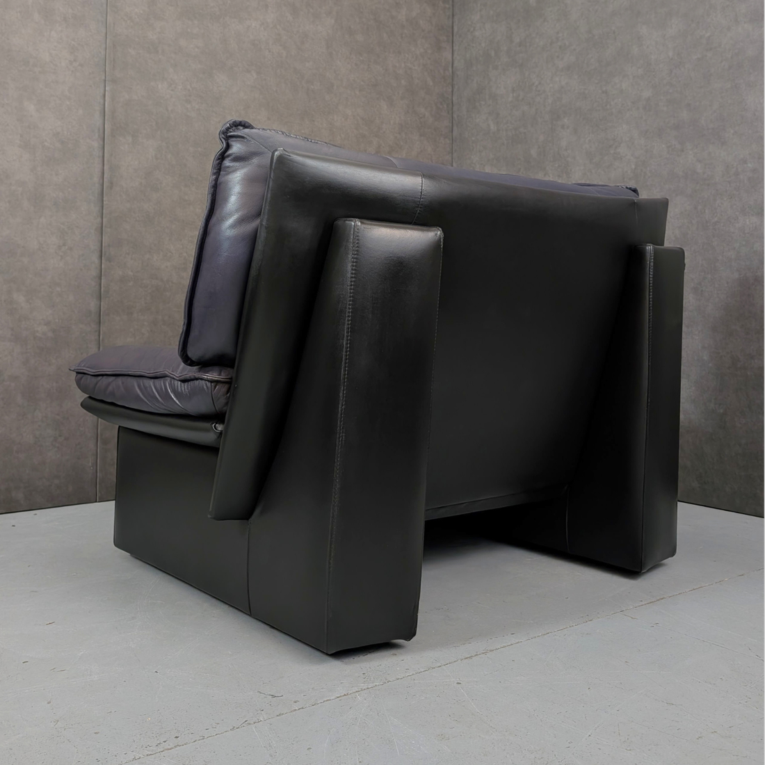 Nicoletti Salotti Ambassador Lounge Suite Italy, 1980s Aubergine Leather