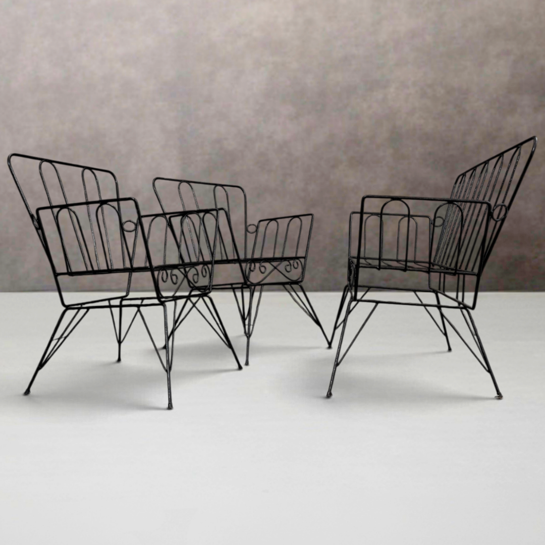 Wrought Iron Garden Suite circa 1960 in the Manner of Italian Florentine Garden Furniture