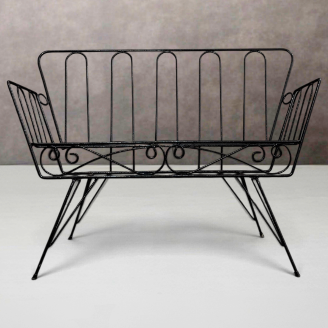 Wrought Iron Garden Suite circa 1960 in the Manner of Italian Florentine Garden Furniture