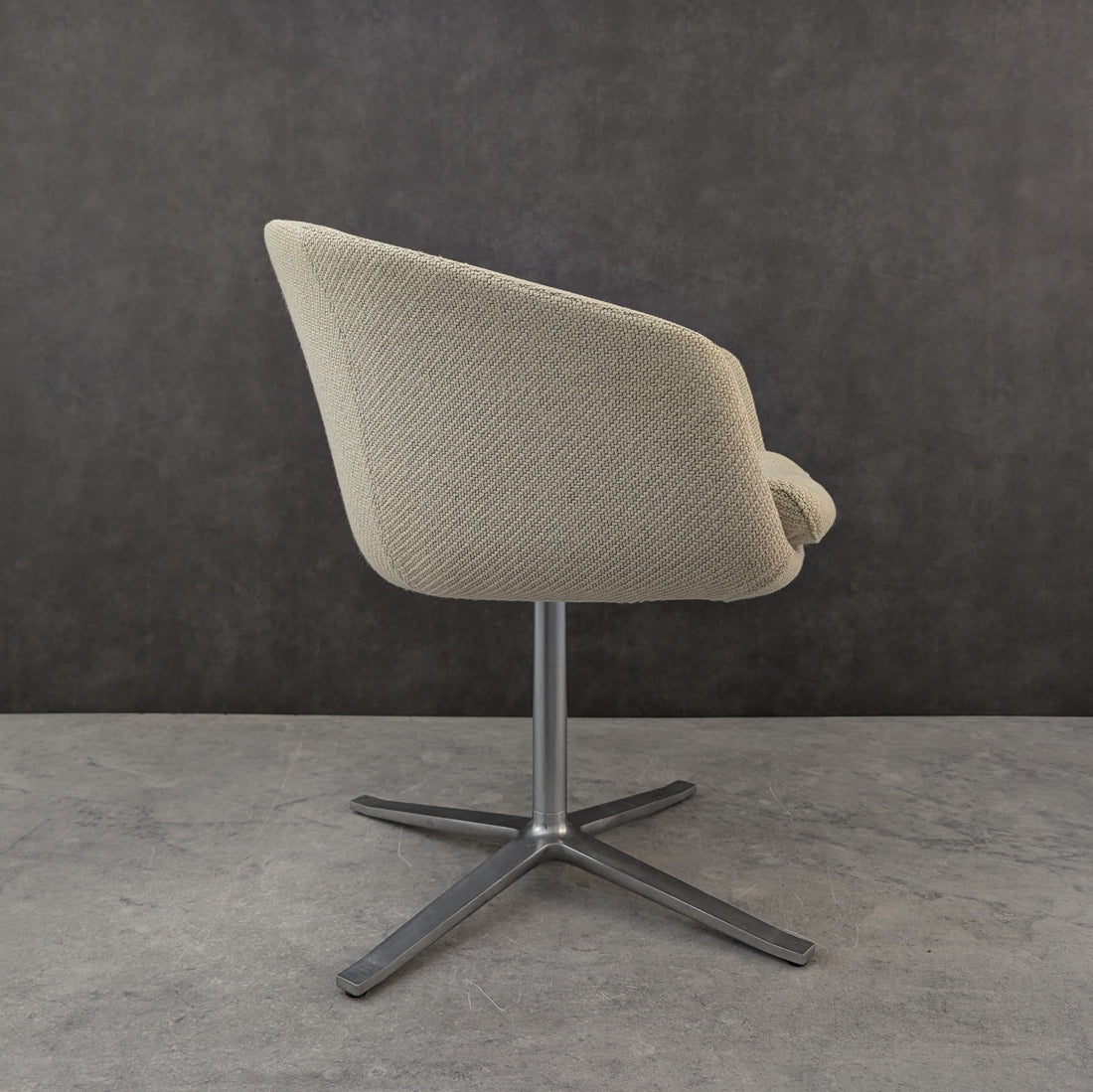 Bob Swivel Armchair | Pearson Lloyd for Walter Knoll