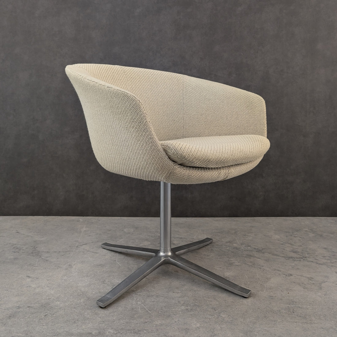 Bob Swivel Armchair | Pearson Lloyd for Walter Knoll