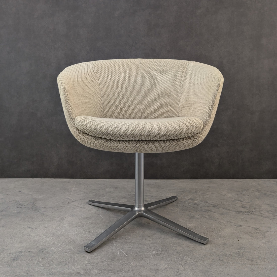 Bob Swivel Armchair | Pearson Lloyd for Walter Knoll