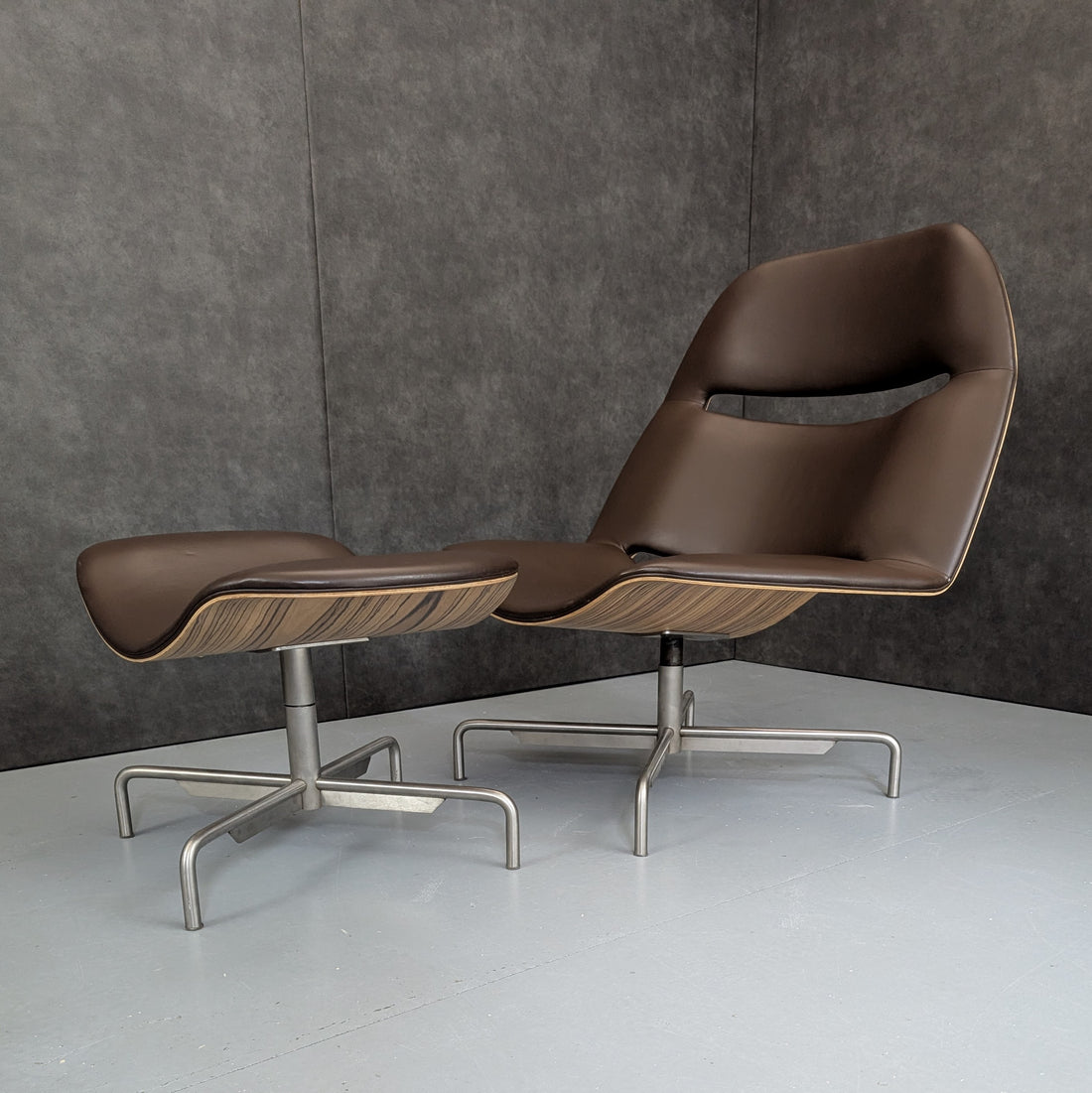 Upper Lips Chair and Ottoman | Piergiorgio Cazzaniga