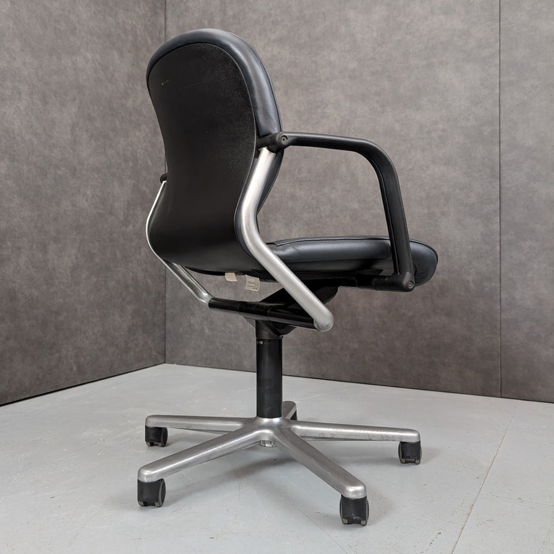 4 x Wilkhahn German Modernist Swivel Chairs in Leather and Cast Aluminium