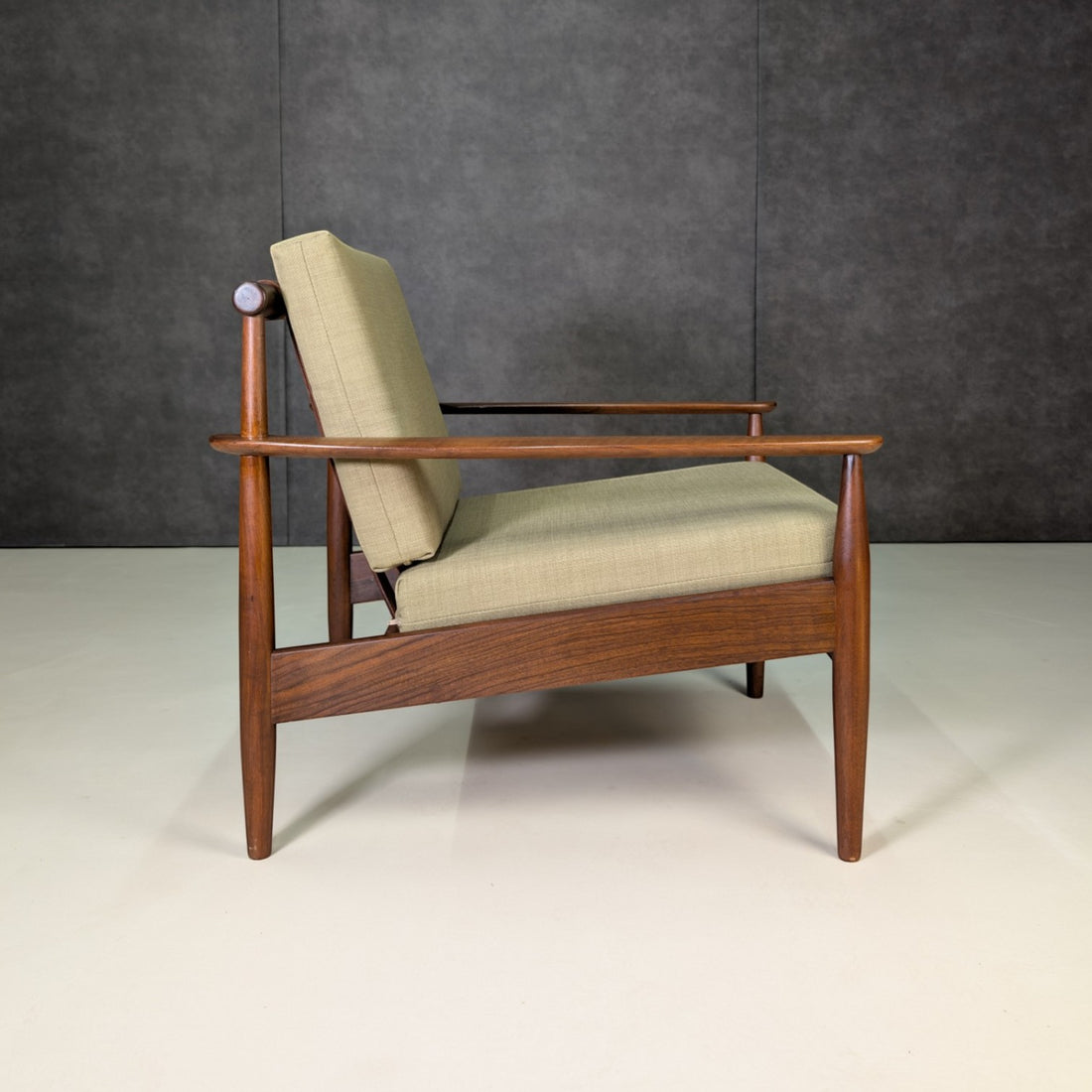 Gunnar Schwartz Danish Modern Walnut and Leather Lounge Chair