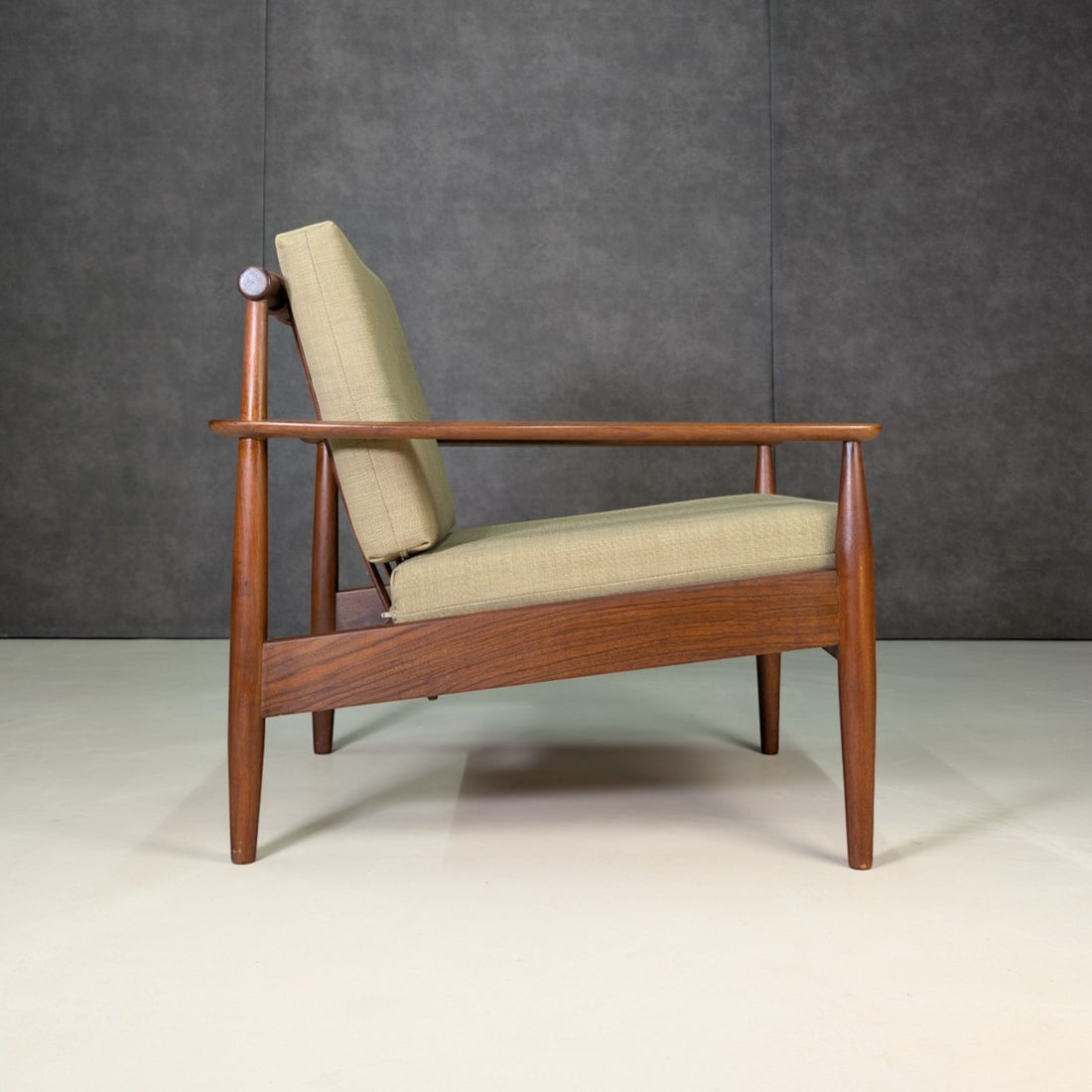 Gunnar Schwartz Danish Modern Walnut and Leather Lounge Chair