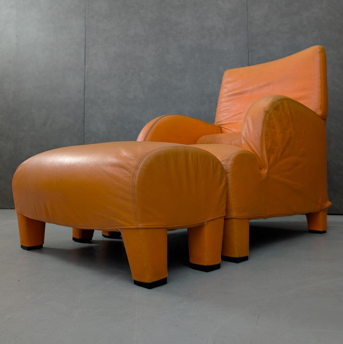 1980s Antonio Citterio for B&B Italia Oriente Leather Lounge Chair and Ottoman