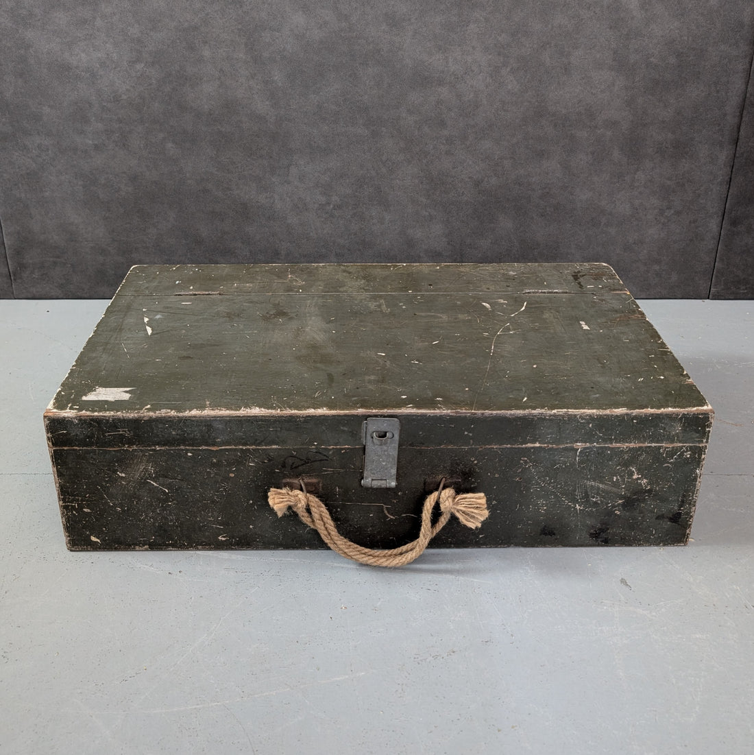 Vintage Mid Century Tradesman’s Tool Carry Case | Painted Timber with Rope Handle