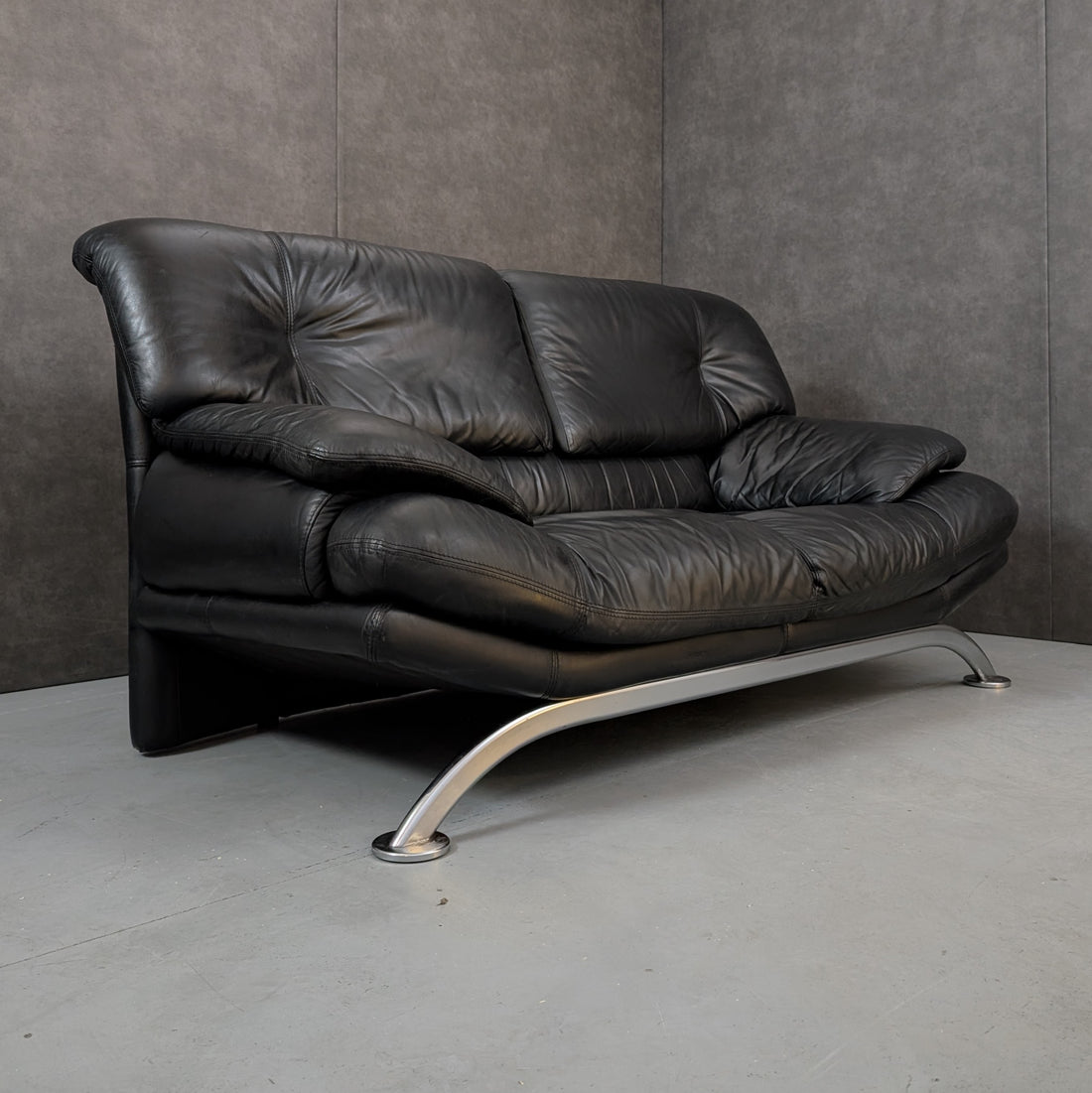 1980s Max Divani Black Leather Two Seat Sofa Made in Italy