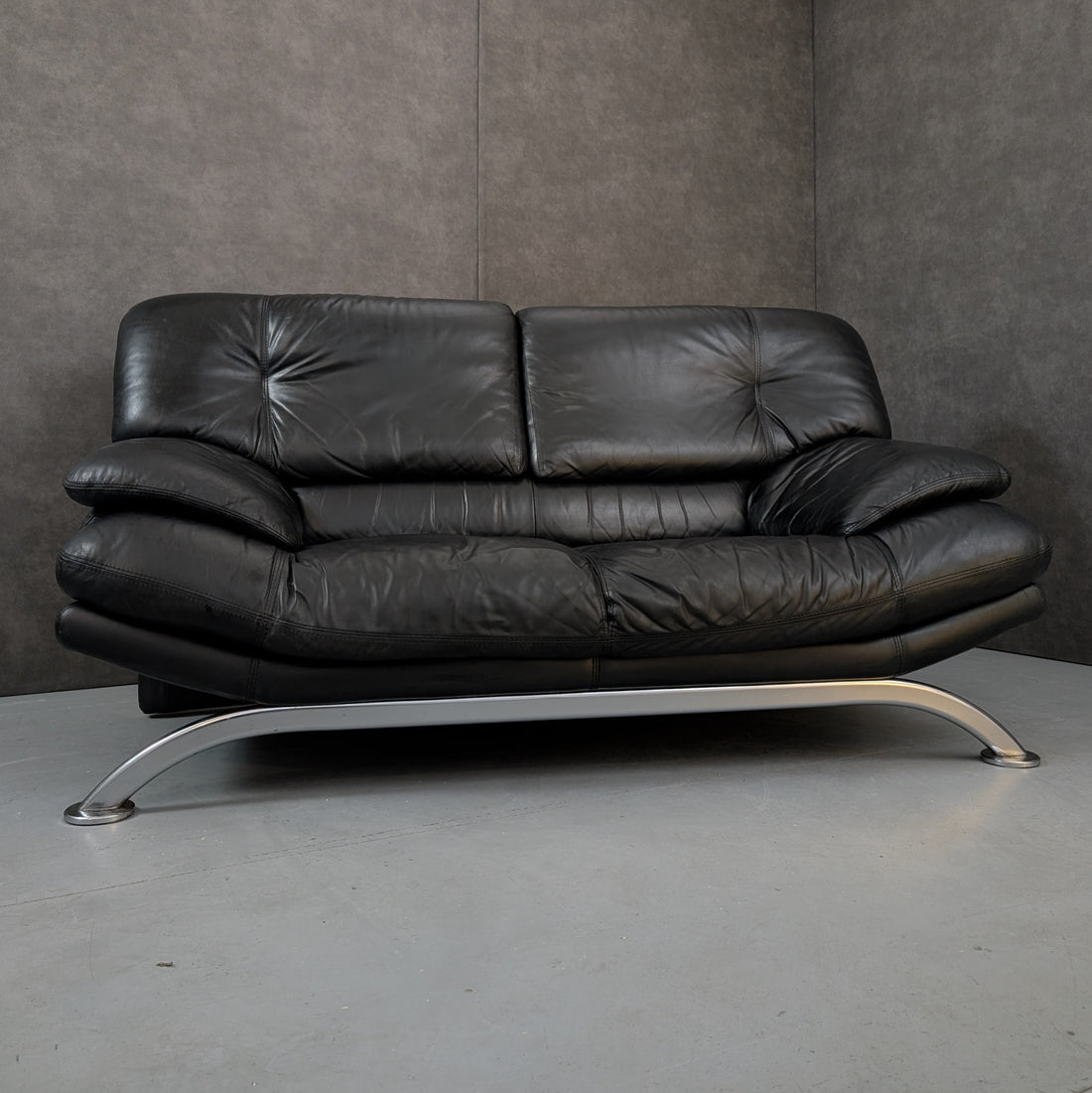 1980s Max Divani Black Leather Two Seat Sofa Made in Italy