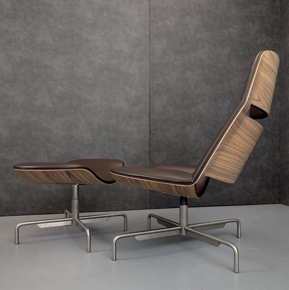 Upper Lips Chair and Ottoman | Piergiorgio Cazzaniga
